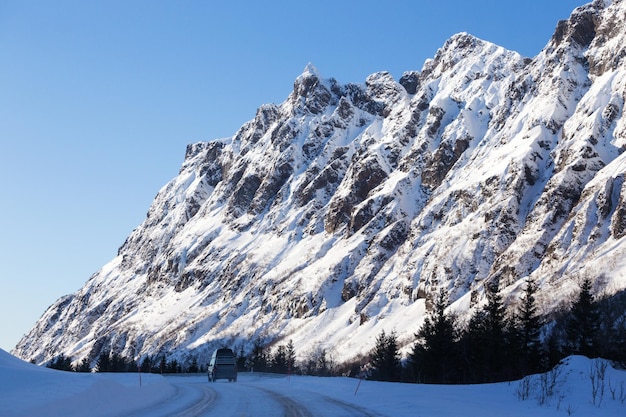 Photo route dans les montagnes norvégiennes