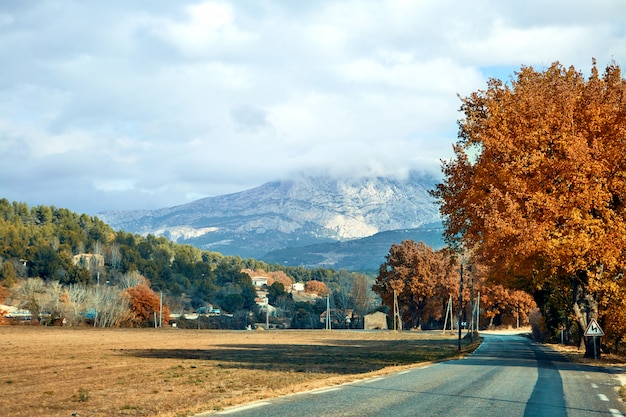 Photo route dans le sud de la france