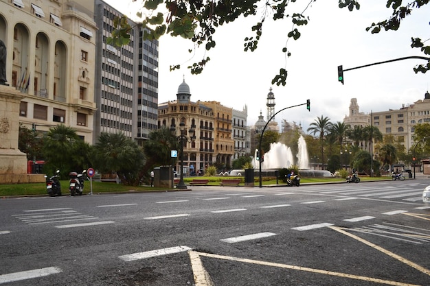 Photo route dans la ville contre le ciel