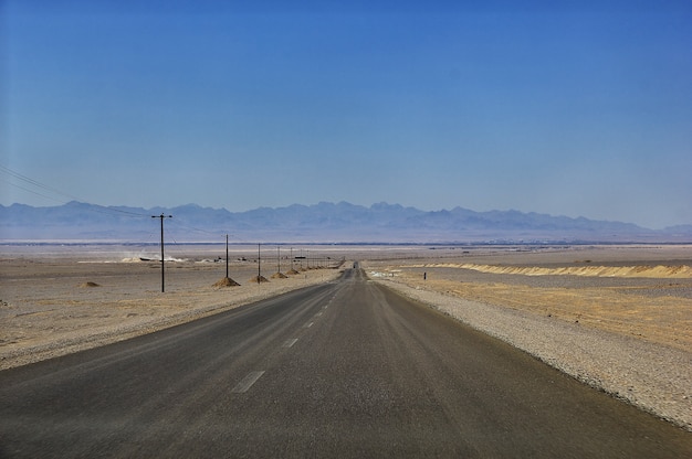 Route sur le désert d'Iran