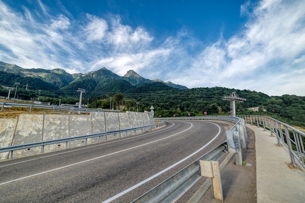 Route de montagne asphaltée