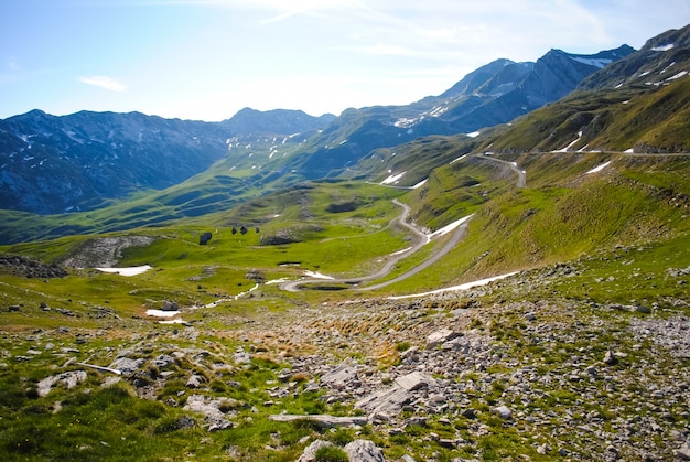 Route panoramique dans les montagnes du Monténégro