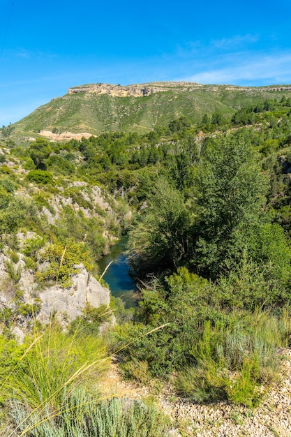 Route des Pantaneros vers les ponts suspendus du barrage de Loriguilla