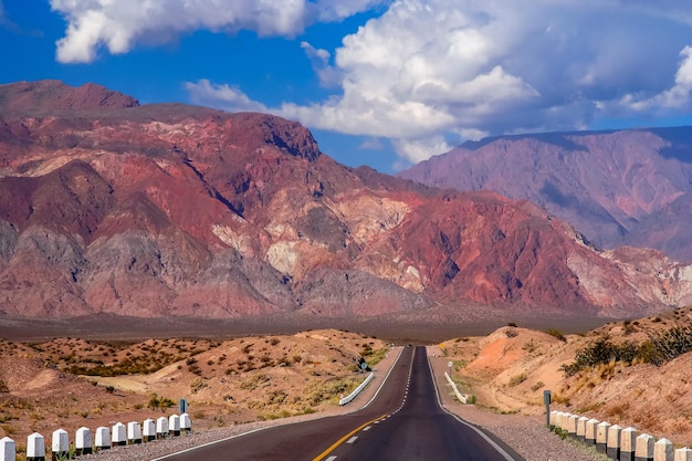 Route à travers les Andes