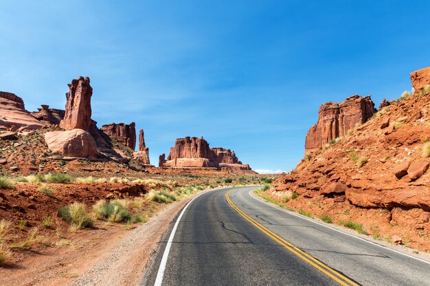 Route à travers le parc national des Arches