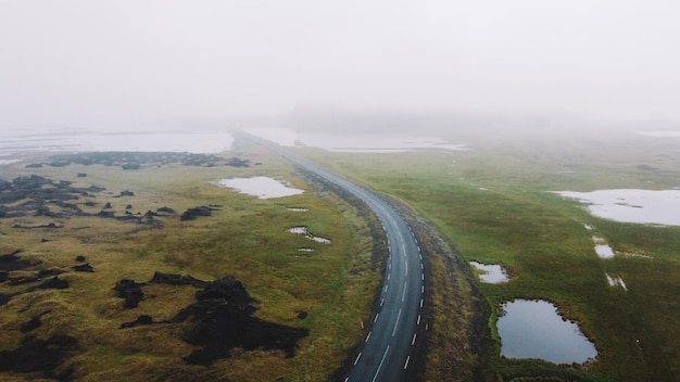 La route vide de l'Islande