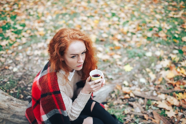 roux, girl, tenue, café, automne, parc