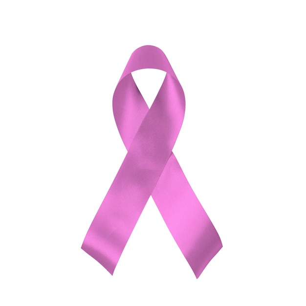 Ruban rose réaliste symbole de sensibilisation au cancer du sein isolé sur fond blanc