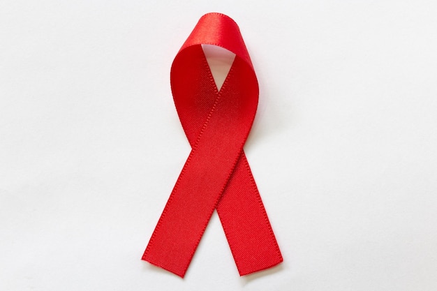 Ruban rouge mai Campagne de sensibilisation sur la prévention du cancer de la bouche