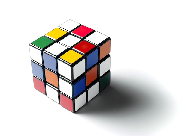 Rubik's cube gros plan sur fond blanc