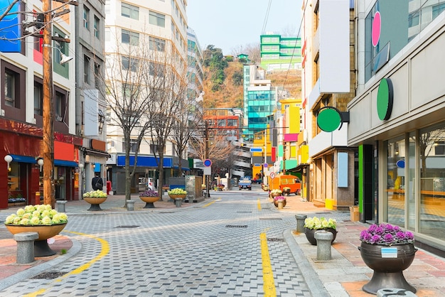 Rue au centre de la ville de Busan pendant le matin, Corée du Sud