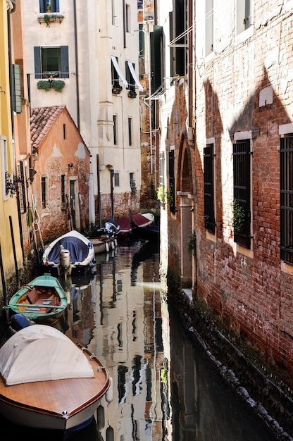 rue calme à Venise, Italie