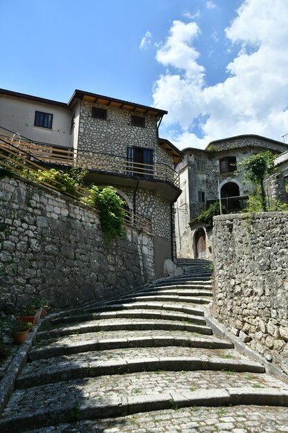 Une rue de Cusano Mutri en Italie