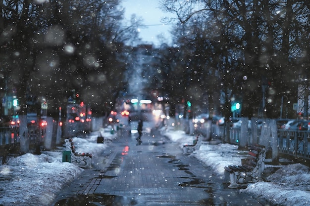 rue dans la ville d'hiver, fond de paysage décembre dans l'allée de la vue urbaine