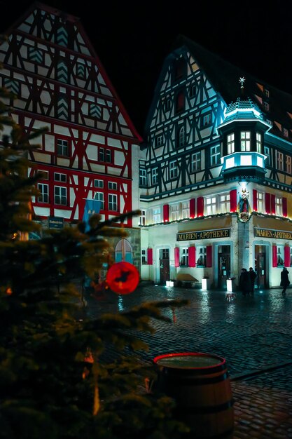 Rue décorée pour le Nouvel An et le marché de Noël à Rothenburg ob der Tauber Bavière Allemagne 22 décembre 2022