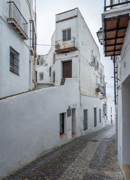 Rue étroite à Arcos de la Frontera près de Cadix Espagne