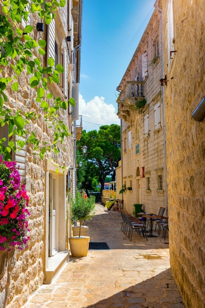 Rue étroite à Perast