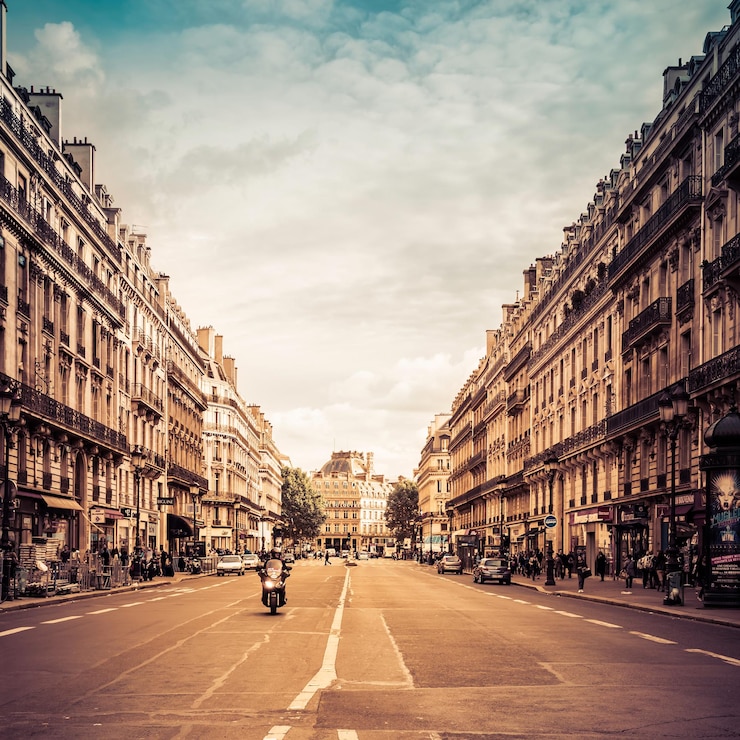 Photo la rue de l'opéra est une rue typique près de l'opéra à paris, en france, le 5 octobre 2013.