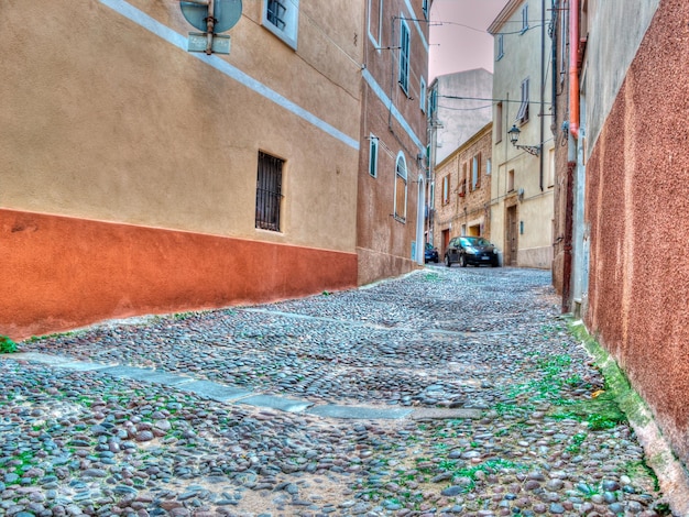 Rue pavée dans la vieille ville d'Alghero Sardaigne