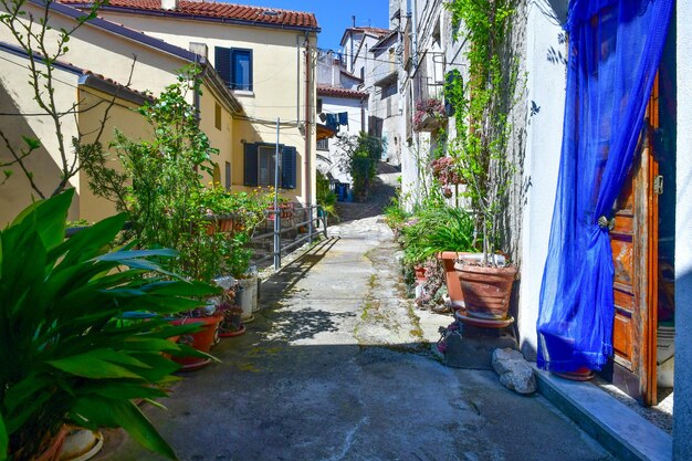 Une rue de Savoie de Lucanie, un village de la Basilicate en Italie