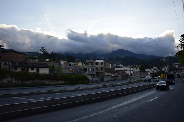 Photo la rue de la vieille ville d'otovalo