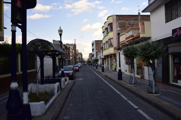 Photo la rue de la vieille ville d'otovalo