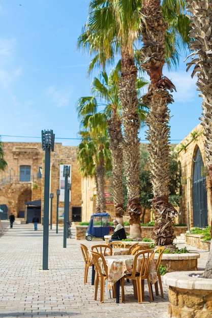 Photo rue de la ville en israël table de café en plein air