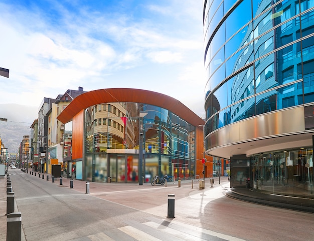 Rue de la zone commerciale d&#39;Andorre-la-Vieille