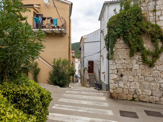 Une des rues de Cres en Croatie