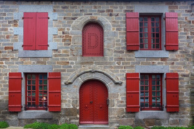 Rues et façades des plus beaux villages de france - Saint-Suliac