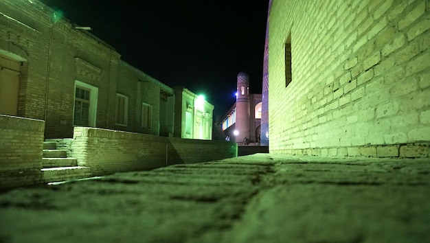 Rues de la vieille ville la nuit