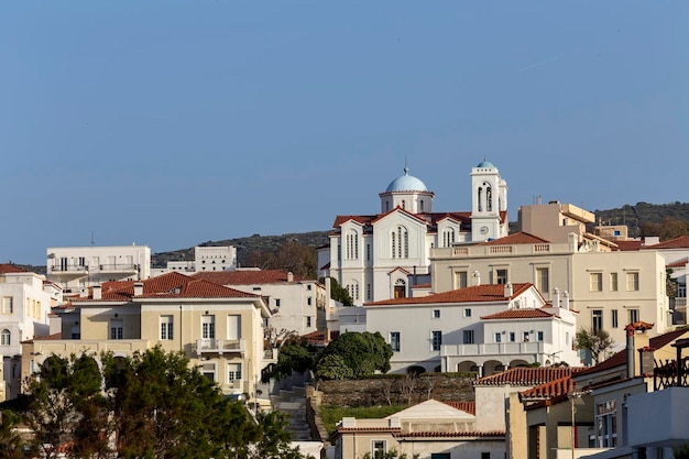 Photo les rues de la ville de chora cyclades andros île grèce