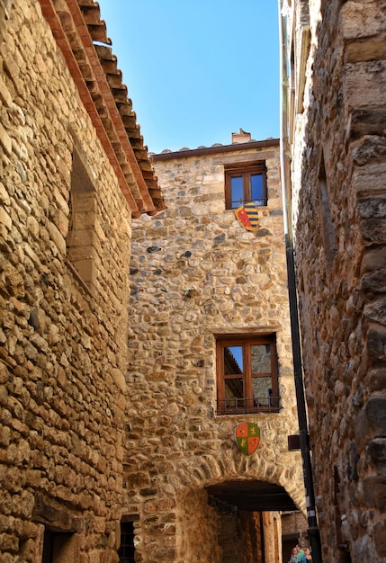 Photo rues de la ville médiévale de besalu de la garrotxa à gérone