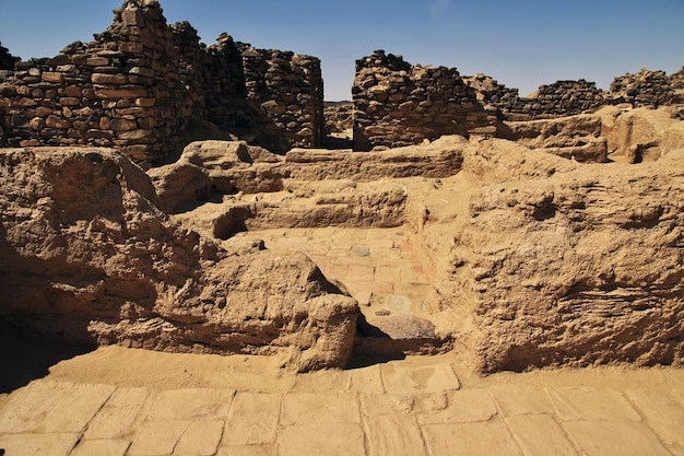 Les ruines de l'ancien monastère de Ghazali dans le désert du Sahara au Soudan, Afrique