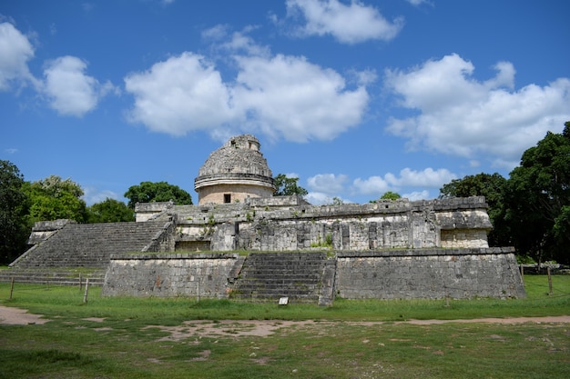 Ruines de l'ancien observatoire à chichen itza, mexique