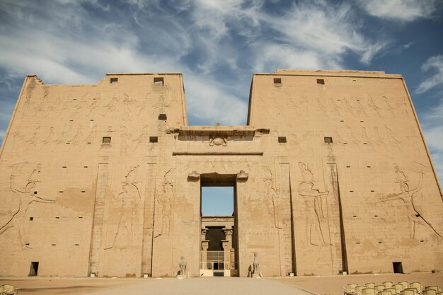 Les ruines de l'ancien temple d'Horus à Edfou Egypte