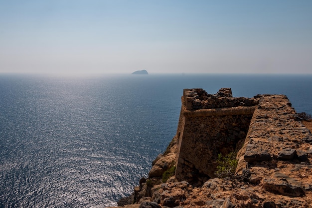 Ruines d'une ancienne forteresse sur l'île de Gramvousa Grèce