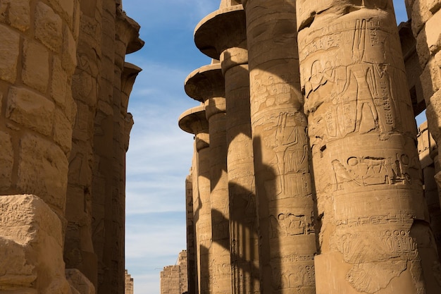 Ruines antiques du Temple de Karnak à Louxor Thèbes Egypte Le plus grand complexe de temples de l'antiquité au monde Patrimoine Mondial de l'UNESCO