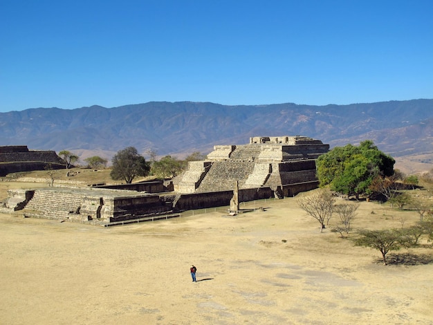 Ruines antiques de Zapotec Monte Alban Mexique