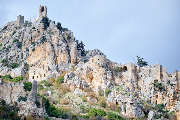 Ruines du château médiéval de Saint Hilarion, Chypre du Nord. photo de haute qualité