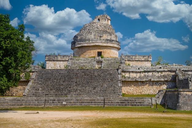 Ruines du temple de l'observatoire El Caracol Chichen Itza Yucatan Mexique civilisation Maya