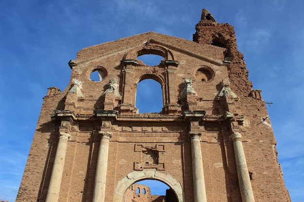 Ruines de l'église de Belchite, ville de Saragosse dévastée par la guerre civile