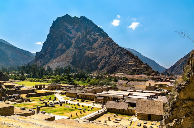 Ruines incas à Ollantaytambo au Pérou