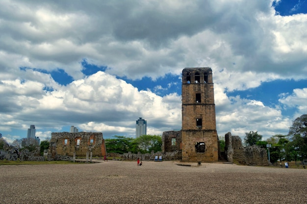 Ruines de la tour de la cathédrale de la vieille ville de Panama