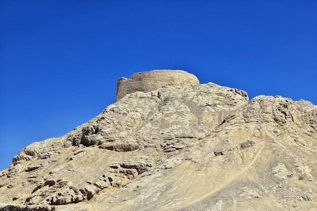 Photo ruines zoroastriennes à yazd d'iran