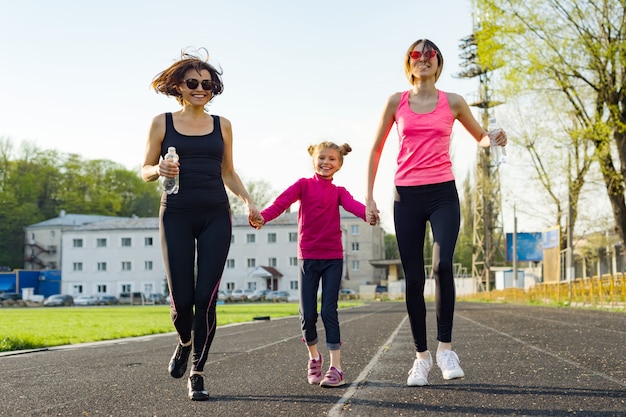 Running maman et deux filles