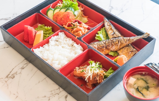 saba bento grillé