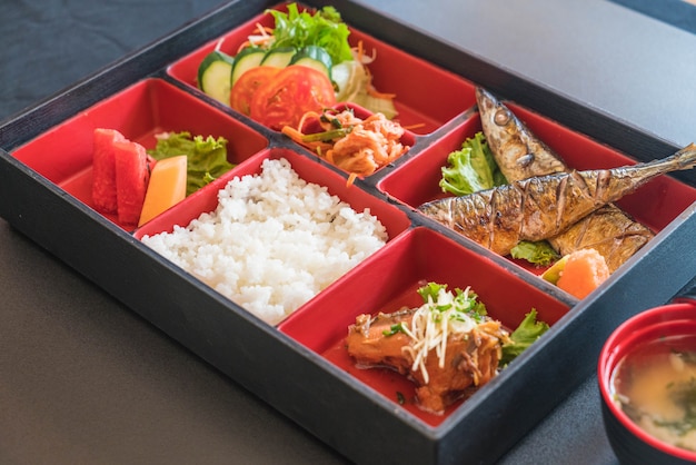 saba bento grillé