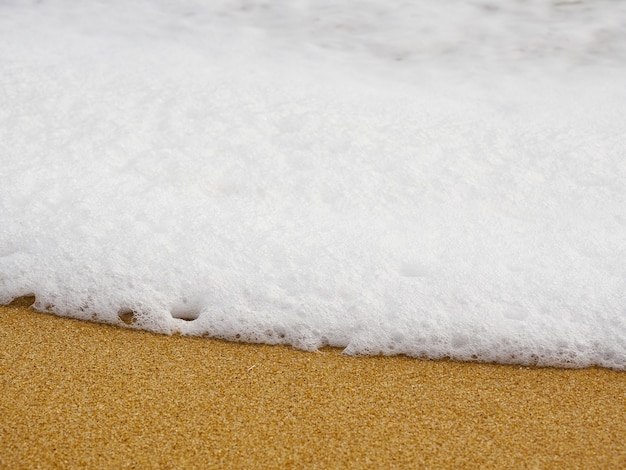 sable et mousse de plage