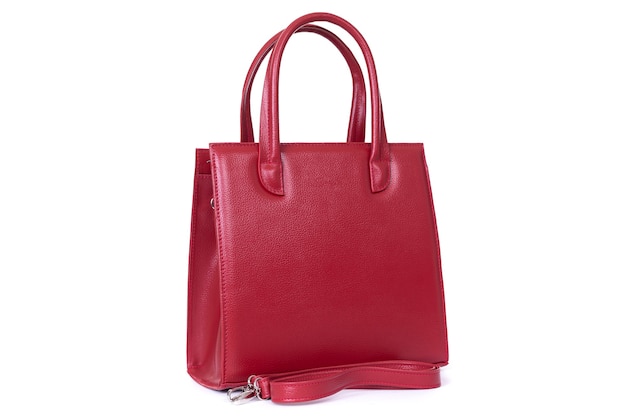 Sac en cuir de dames élégant rouge sur fond blanc